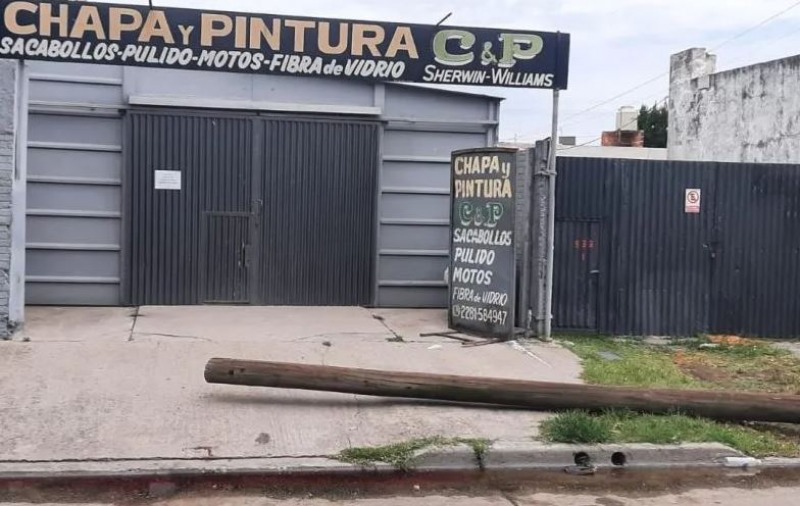 Azul: un poste golpe� su cabeza y muri�